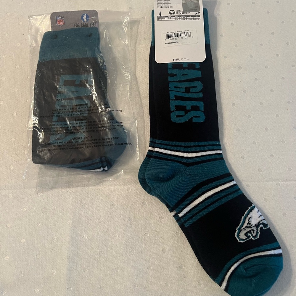 Phila Eagles socks - matching set